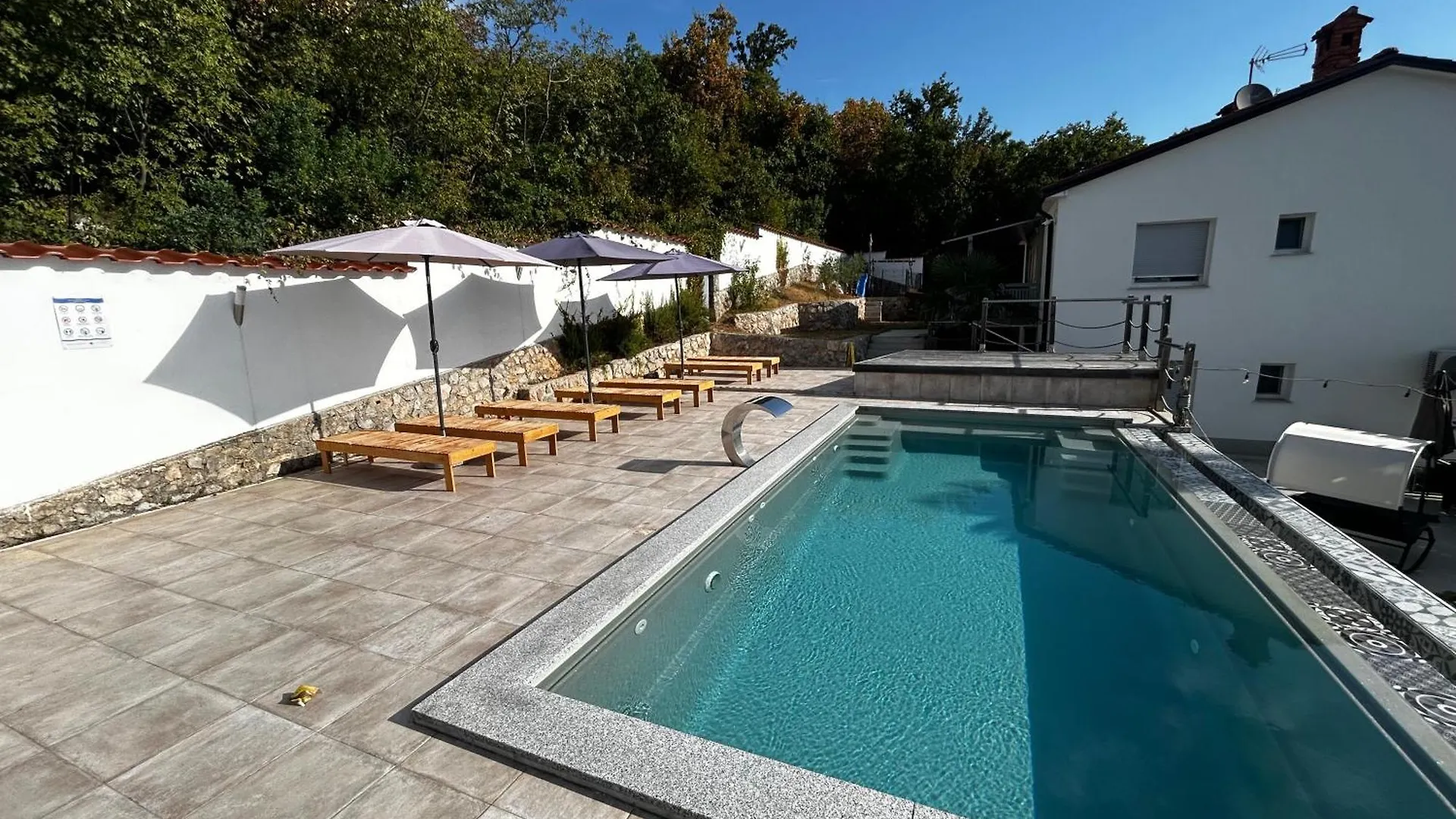 Apartment Apartmani Lovransko Blago Zvonimir